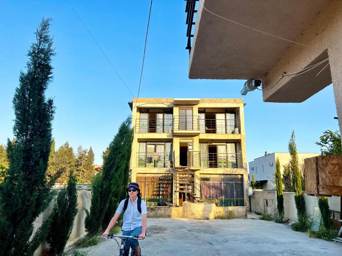 Smile Guesthouse Tbilisi Exterior photo